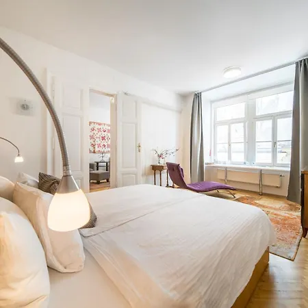 Apartment At The Three Princes