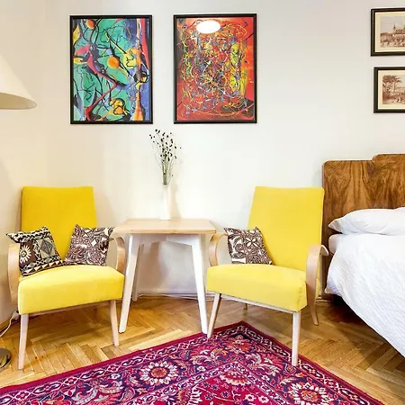 Apartment At The Three Princes